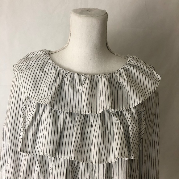 GAP WOMEN'S RUFFLE BLACK AND WHITE STRIPED CUTE TO - Picture 3 of 7